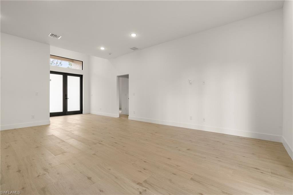 2717 20th St W Property Photo 16