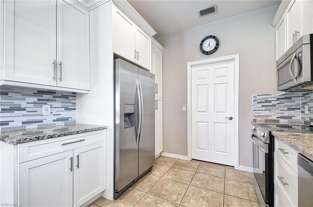 5572 Lago Villaggio Way Property Photo 12