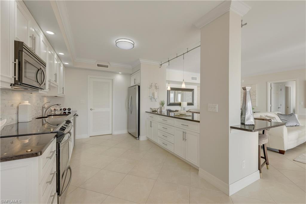 3401 Gulf Shore Blvd N # 605 Property Photo 17