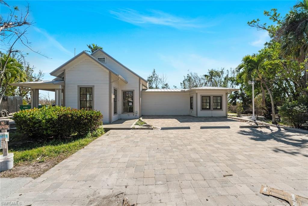 520 Tarpon Bay Rd Property Photo 3