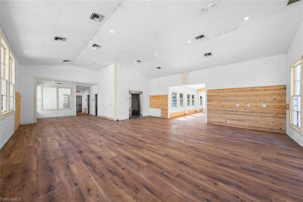 520 Tarpon Bay Rd Property Photo 6