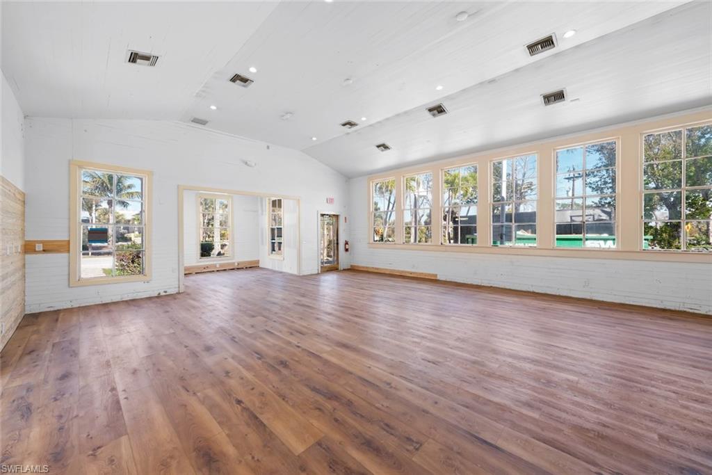 520 Tarpon Bay Rd Property Photo 8
