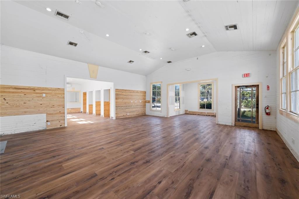 520 Tarpon Bay Rd Property Photo 9