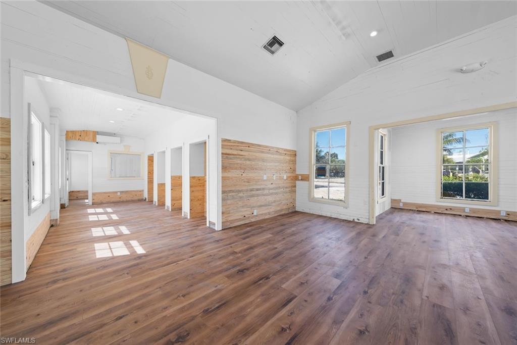 520 Tarpon Bay Rd Property Photo 13