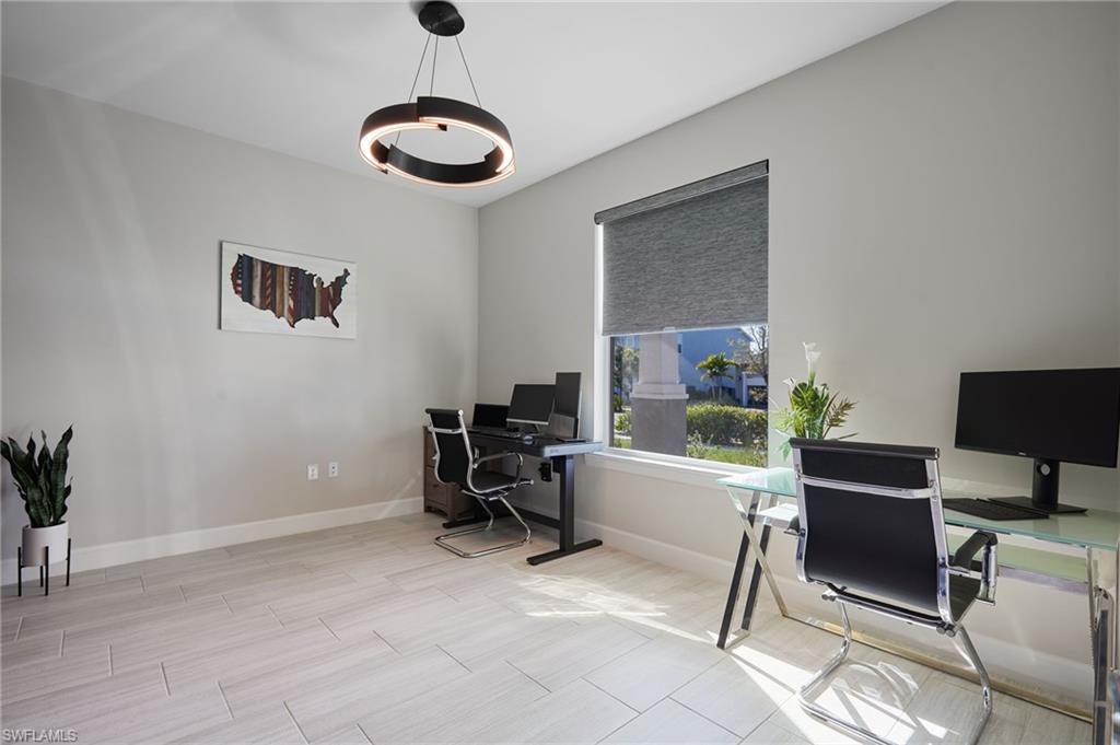 16257 Laurel Oak Ln Property Photo 2