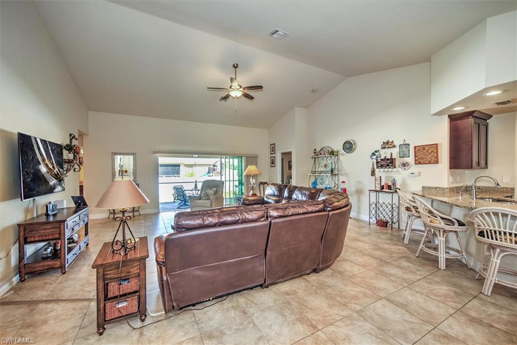14071 Cerrito St Property Photo 4
