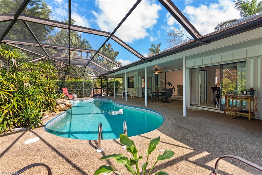 2287 Queens Way Property Photo 4