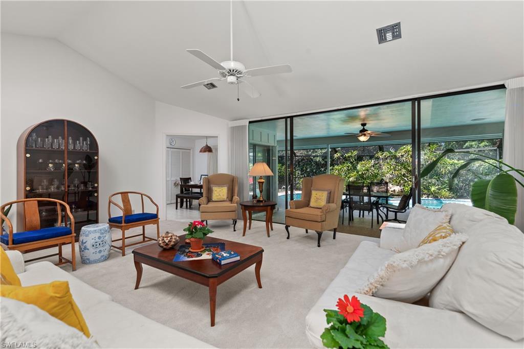 2287 Queens Way Property Photo 6