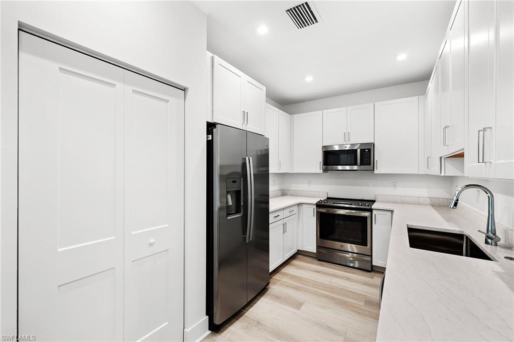 10906 Preachers Cove Ln Property Photo 11