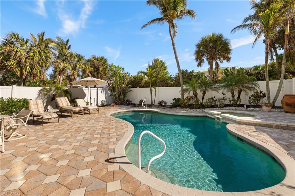 15899 Captiva Dr Property Photo 33