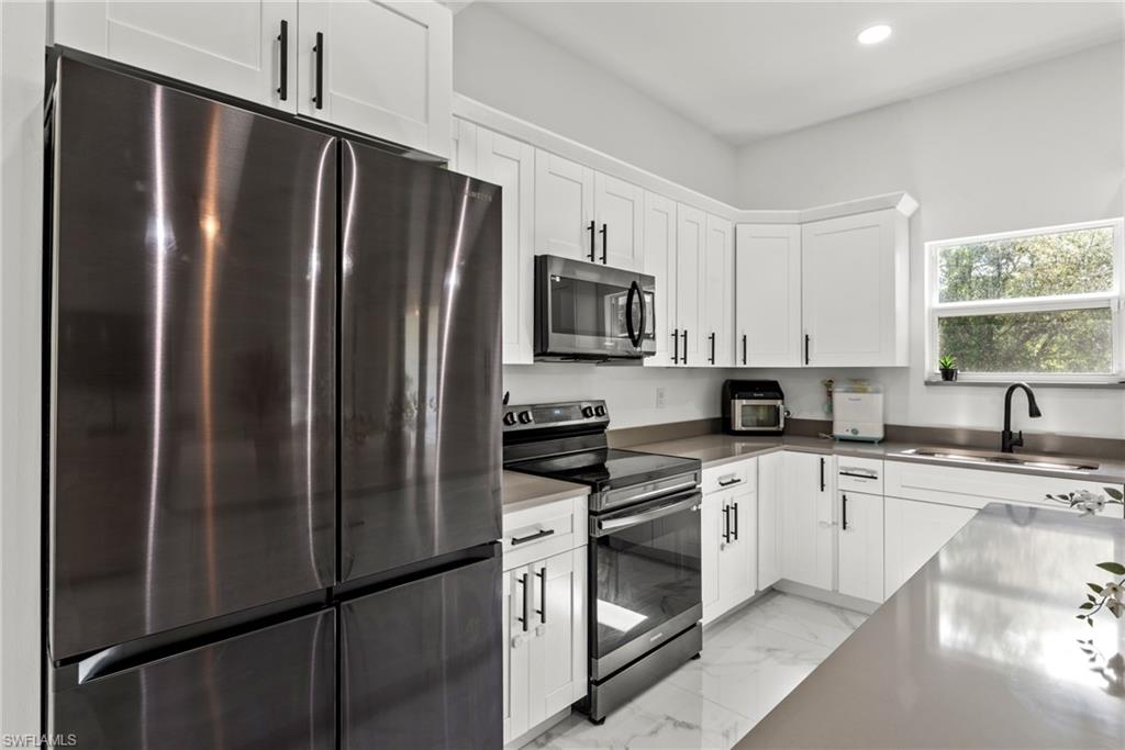 1022 Bagget St E Property Photo 11