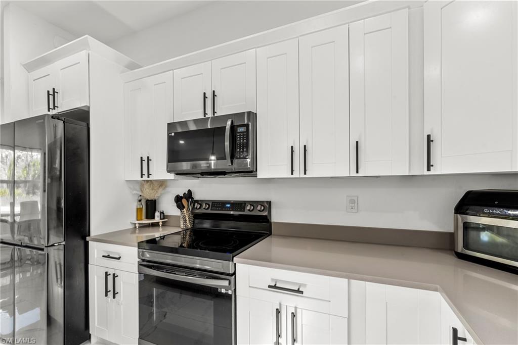 1022 Bagget St E Property Photo 12