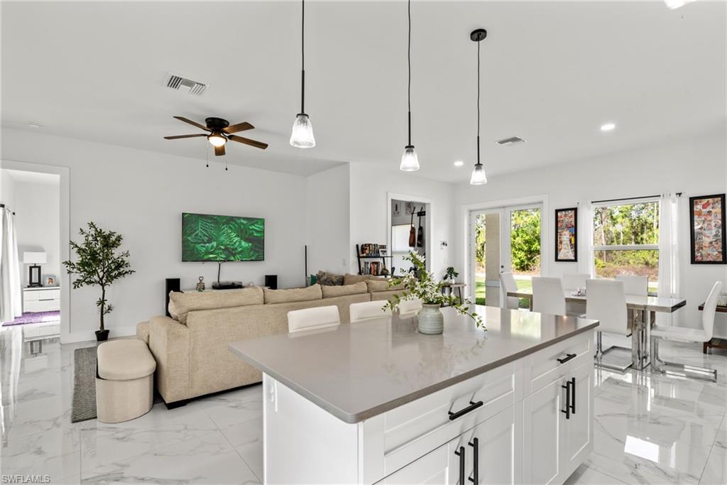1022 Bagget St E Property Photo 13