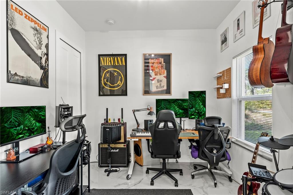 1022 Bagget St E Property Photo 16
