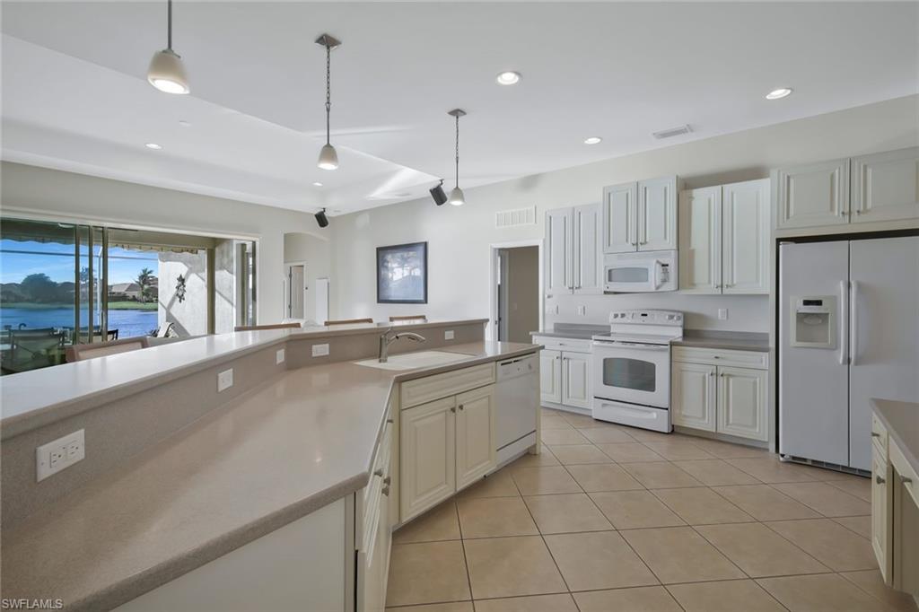 2530 Ashbury Cir Property Photo 8