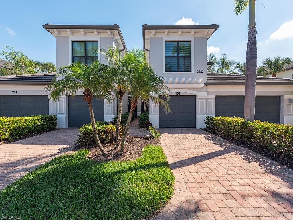 2433 Ravenna Blvd # 102 Property Photo