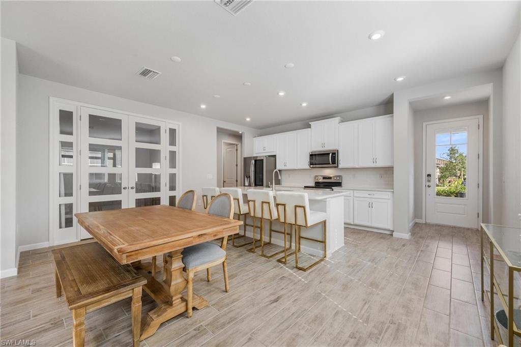 10363 Bonavie Cove Dr Property Photo 2
