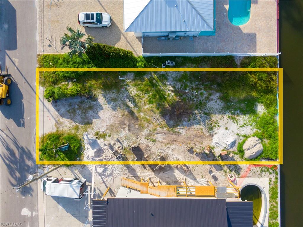 914 3rd St Property Photo 7