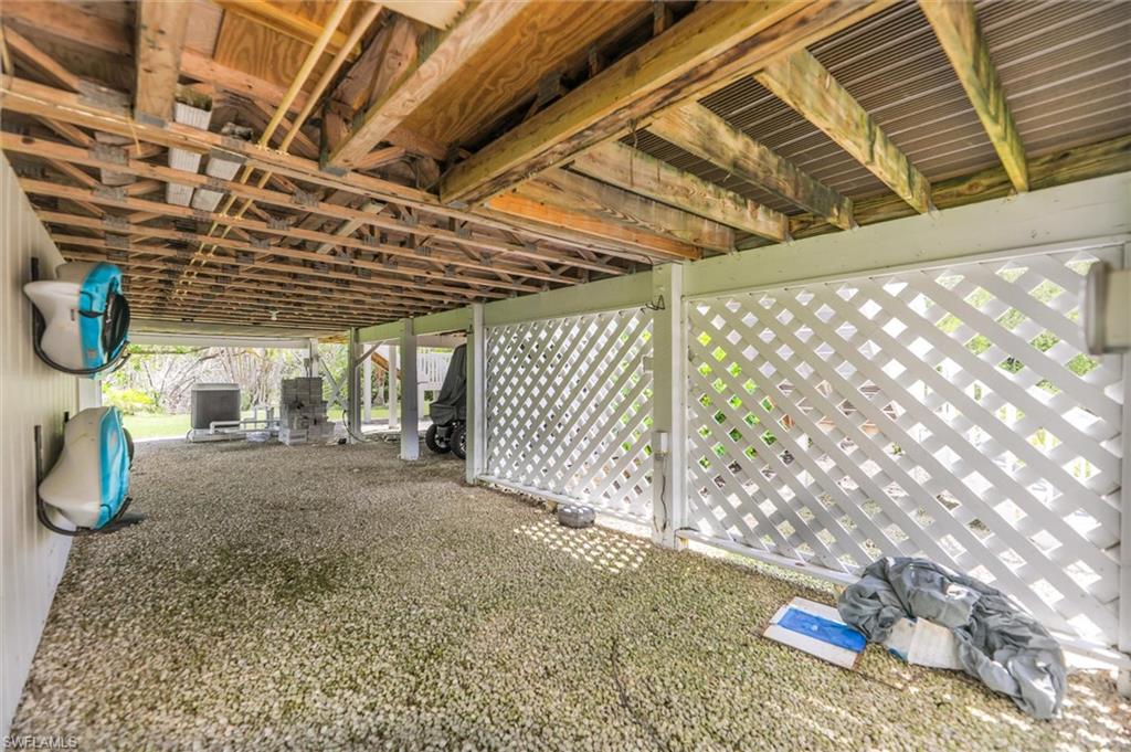 1684 Bunting Ln Property Photo 4
