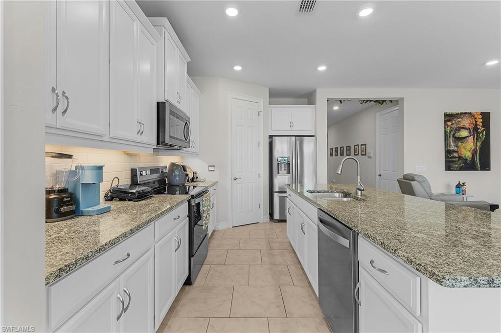 288 Spring Hill Lake Loop Property Photo 15