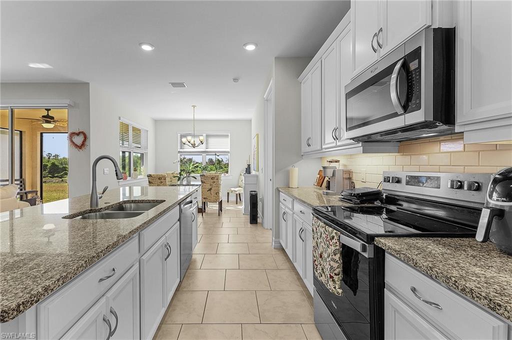 288 Spring Hill Lake Loop Property Photo 16