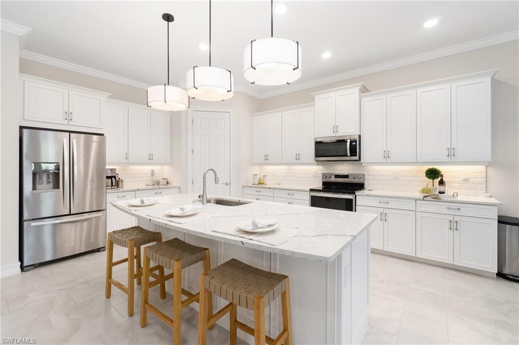 28113 Captiva Shell Loop Property Photo 3