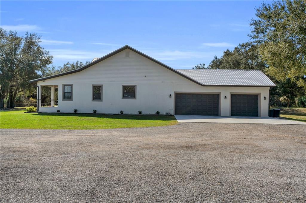 1277 Bonneville St Property Photo 35