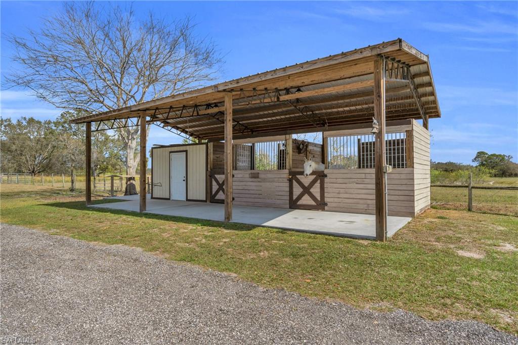 1277 Bonneville St Property Photo 44