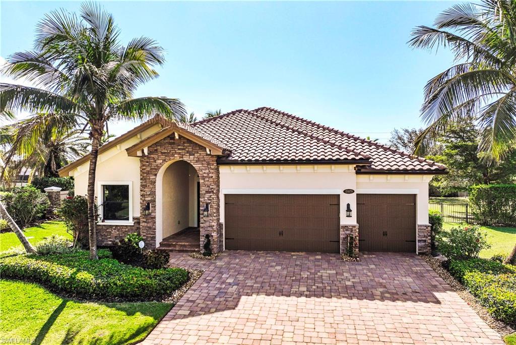 15979 Tropical Breeze Dr Property Photo 1