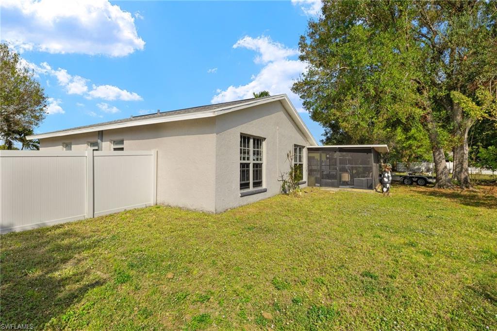 935 Hearty St Property Photo 5