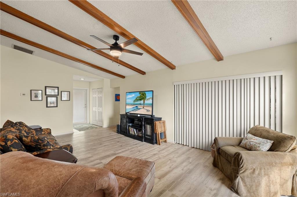 935 Hearty St Property Photo 6