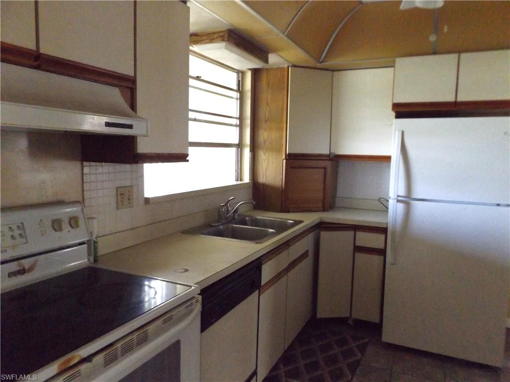 14 Richmond Ave N Property Photo 6
