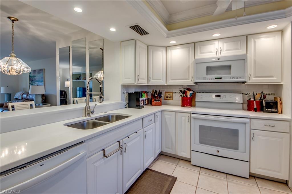 11300 Caravel Cir # 309 Property Photo 2