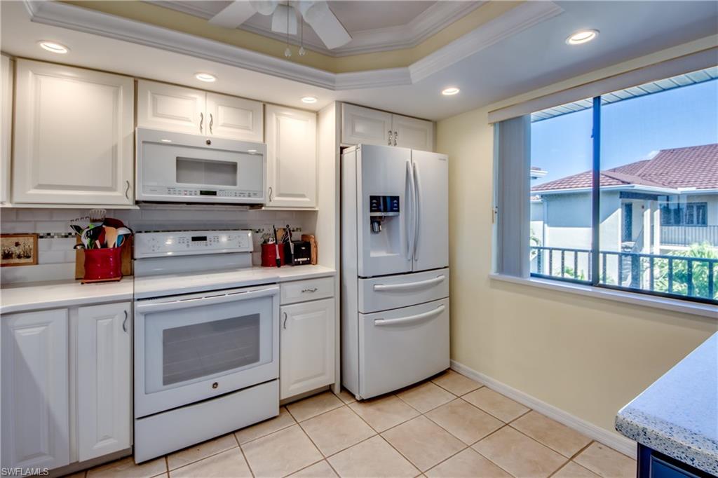 11300 Caravel Cir # 309 Property Photo 3