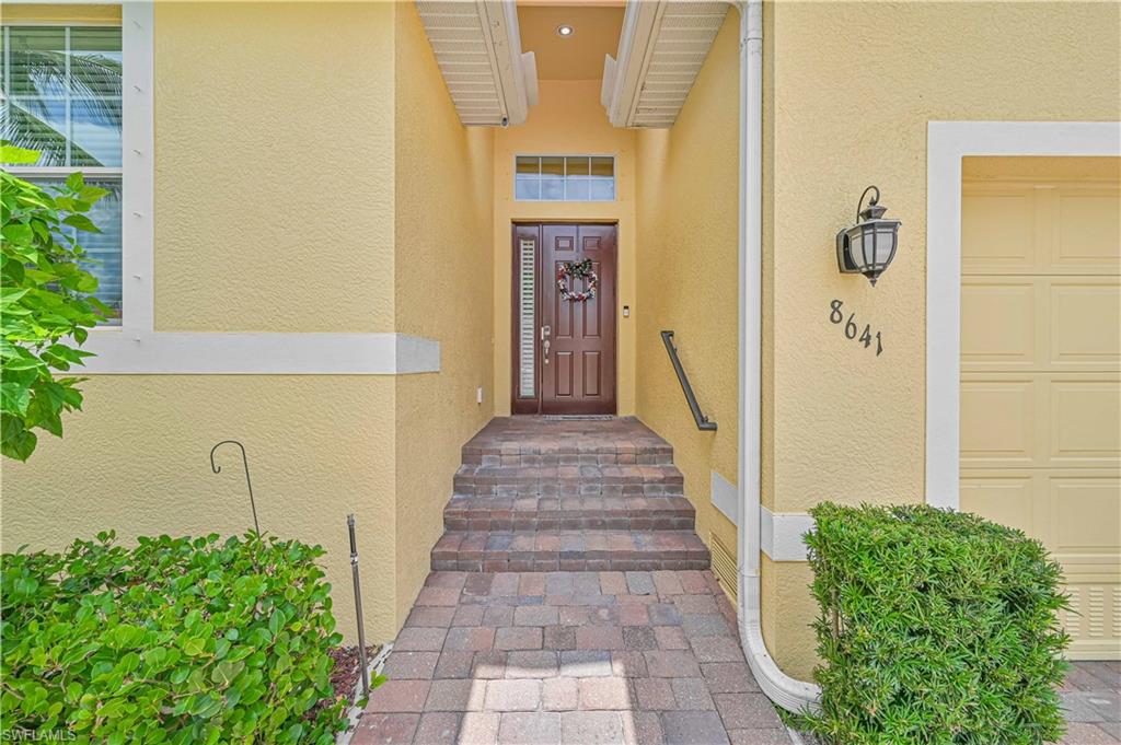8641 Banyan Bay Blvd Property Photo 4