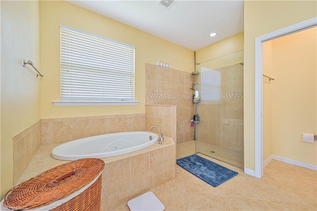 8641 Banyan Bay Blvd Property Photo 25