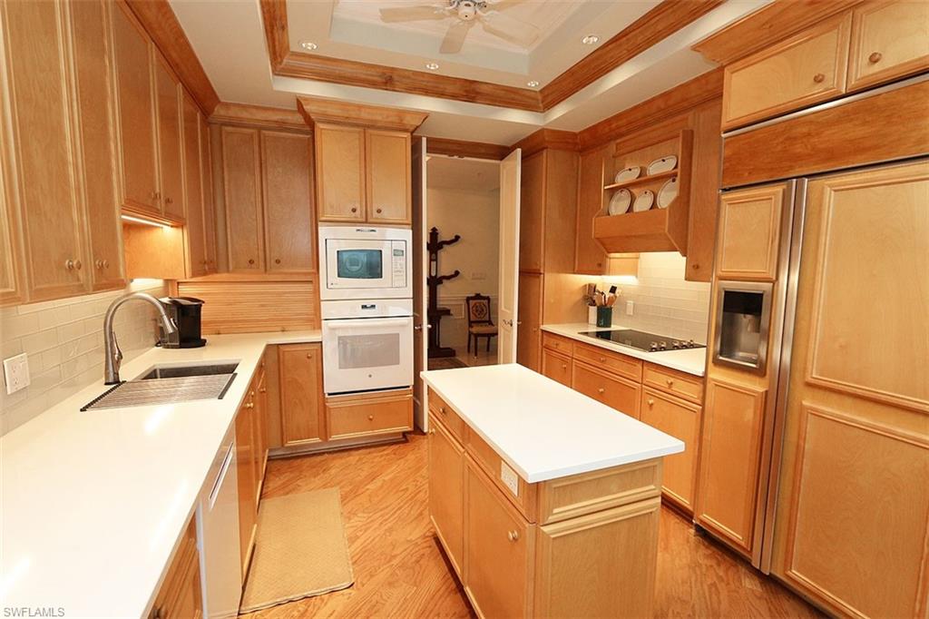 7515 Pelican Bay Blvd # D Property Photo 11