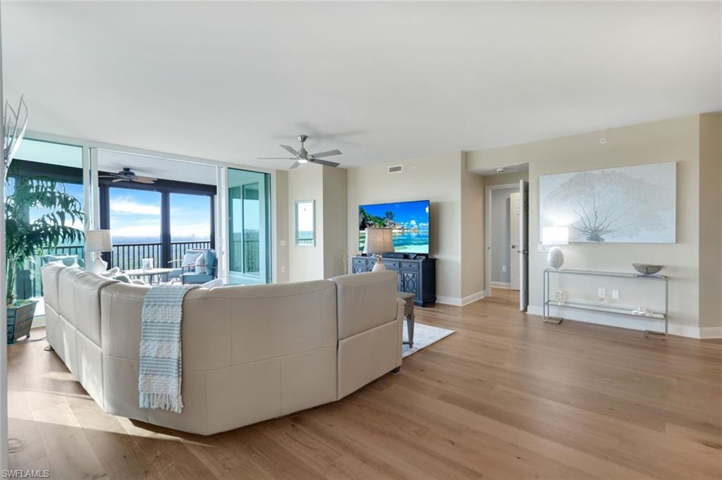 455 Cove Tower Dr # 801 Property Photo 11