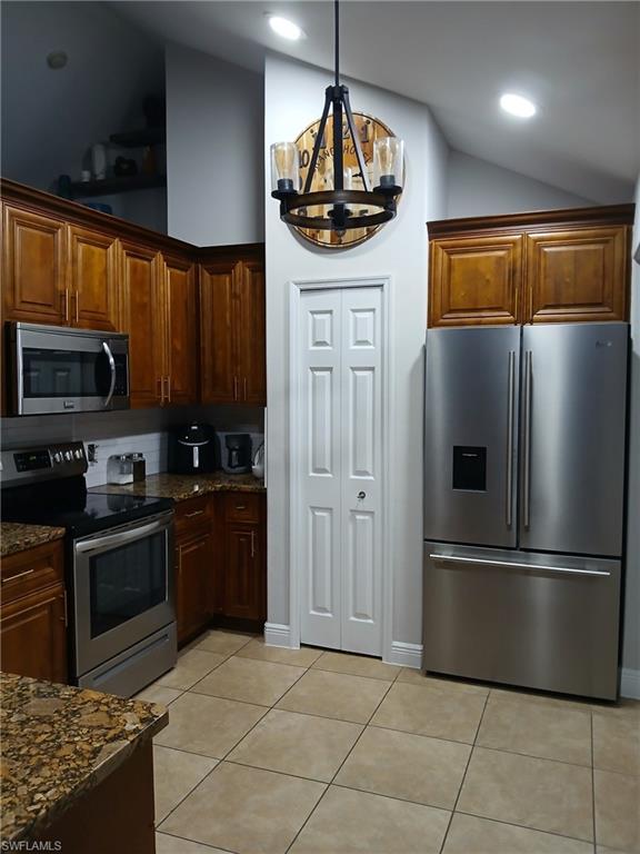 1099 Gunby Ave S Property Photo 7