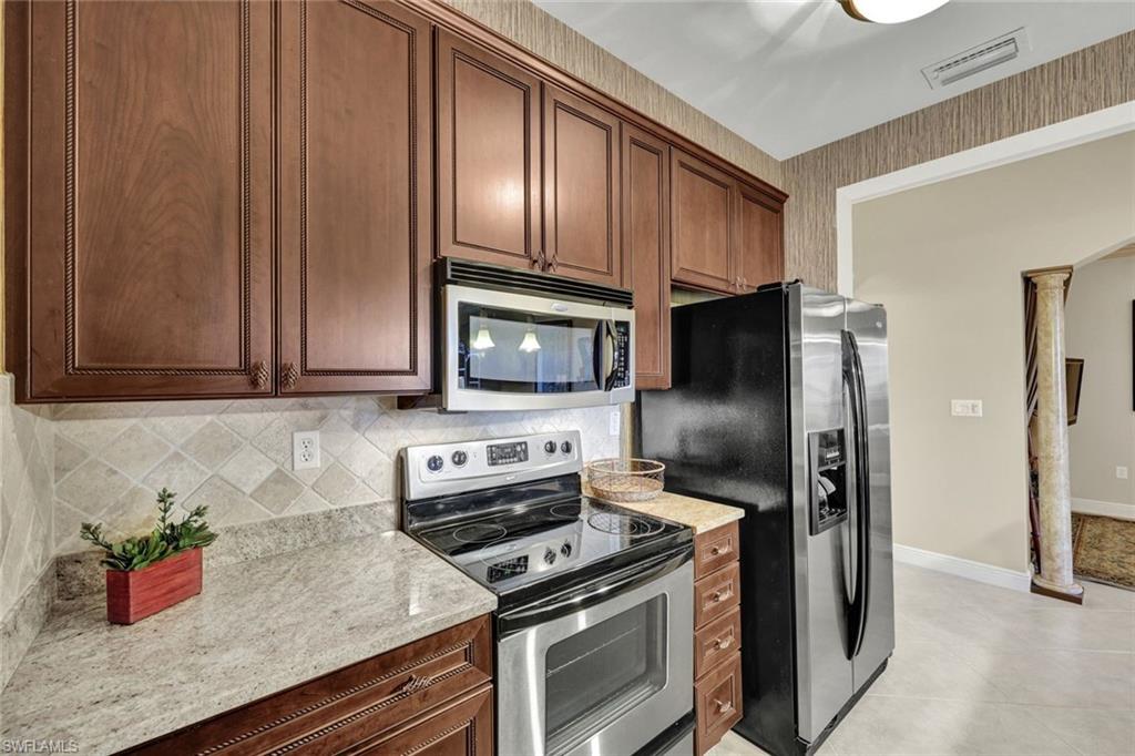 23161 Fashion Dr # 313 Property Photo 5