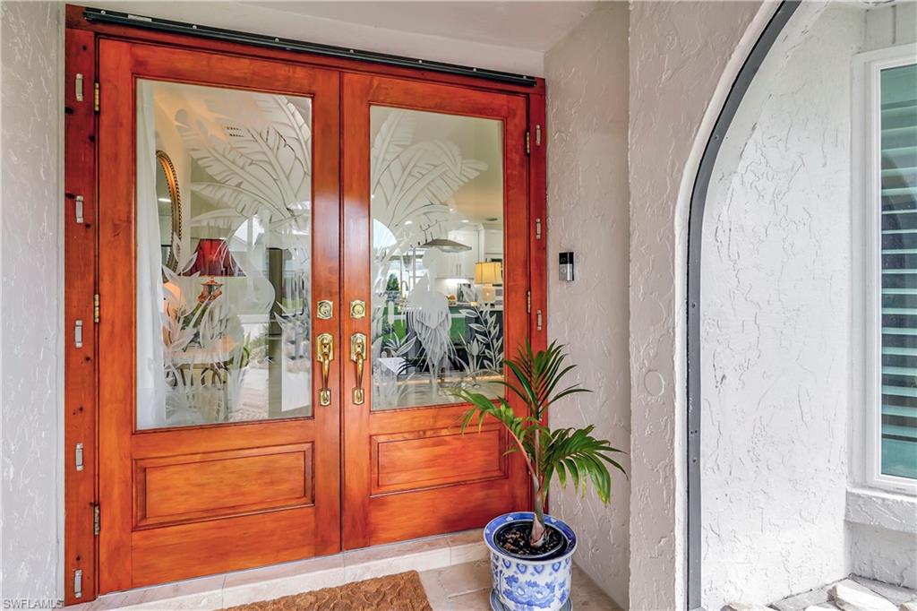 6086 Cocos Dr Property Photo 3