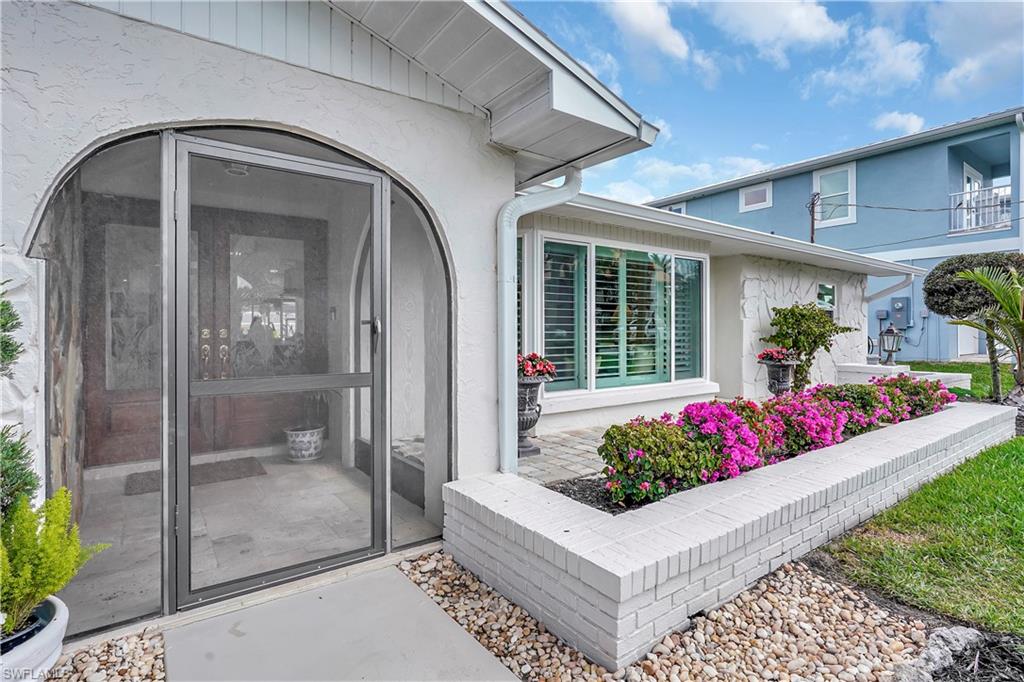 6086 Cocos Dr Property Photo 4