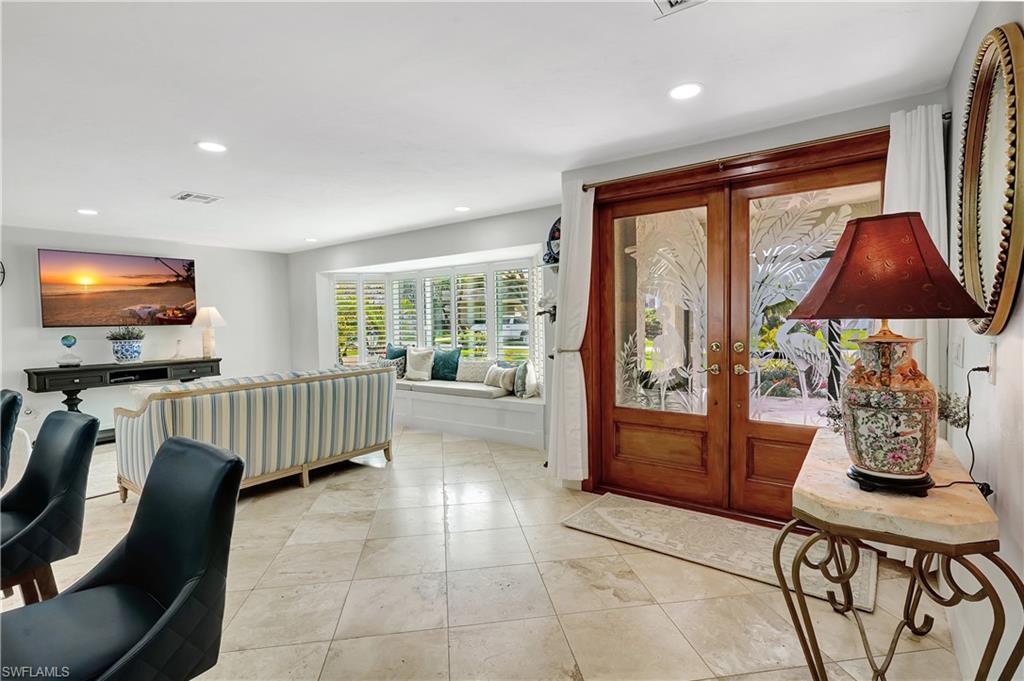 6086 Cocos Dr Property Photo 8