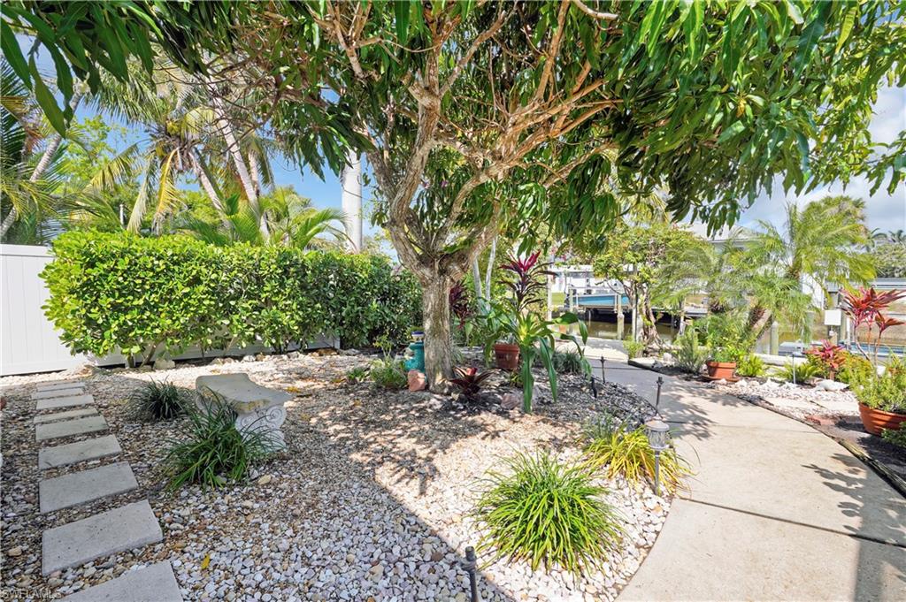 6086 Cocos Dr Property Photo 47