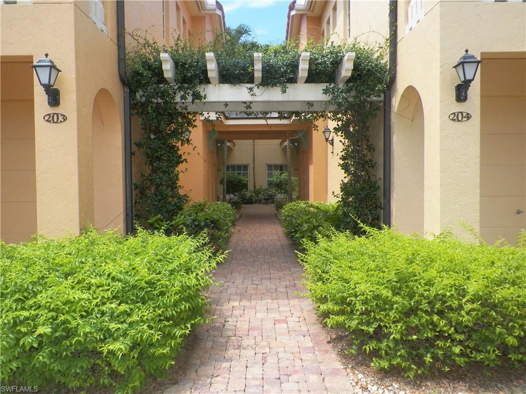 8681 Piazza Del Lago Cir # 203 Property Photo 1