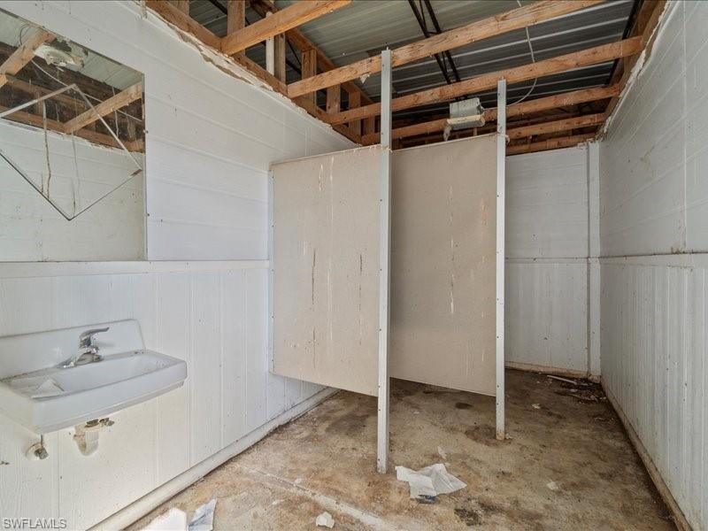 3379 State Road 29 S Property Photo 10