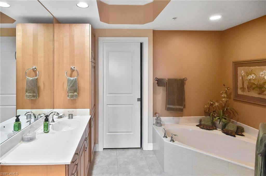 14380 Riva Del Lago Dr # 901 Property Photo 17