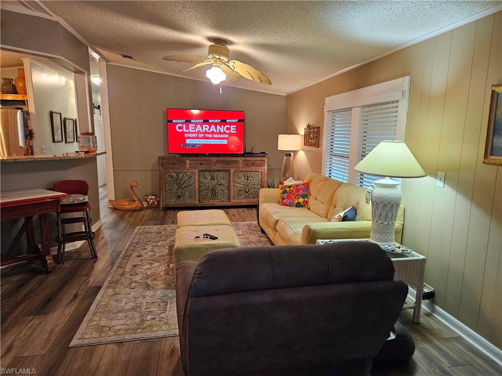14 Peridot Ave Property Photo 6
