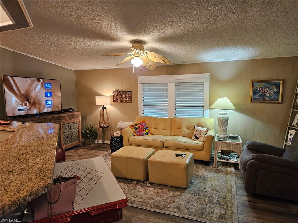 14 Peridot Ave Property Photo 9