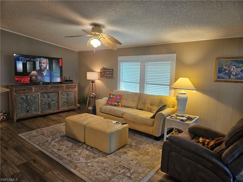 14 Peridot Ave Property Photo 16